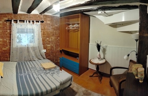 Fuenmayor House | 2 Bed Flat - Sleeps 4 - Parking - Wifi