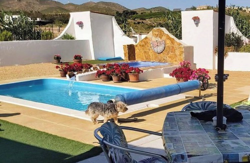 Seron Villa | 2-Bed Villa Sleeps 5 - Private Pool & Free Parking