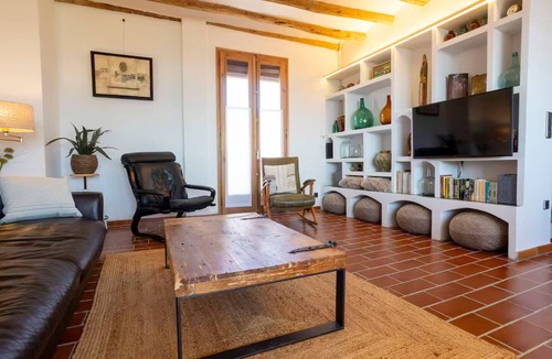 Barbera de la Conca House | 3-BD Gem in Hilltop Wine Village w/Amazing Views