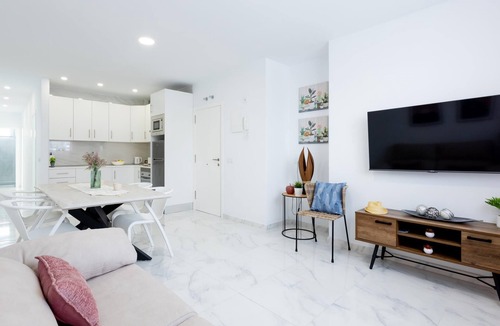 San Isidro Apartment | 3 Moderno Edificio Emilia