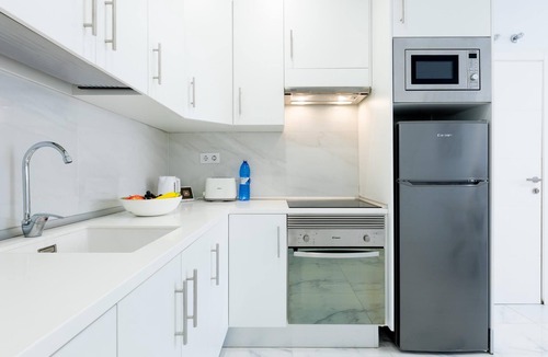 San Isidro Apartment | 3 Moderno Edificio Emilia