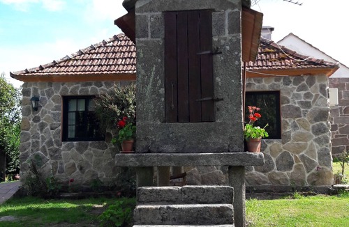 Ponte Caldelas House | A FULL-SIZED house with a fenced-in property, a garden, and a barbecue. OCTOBER 85€/noche