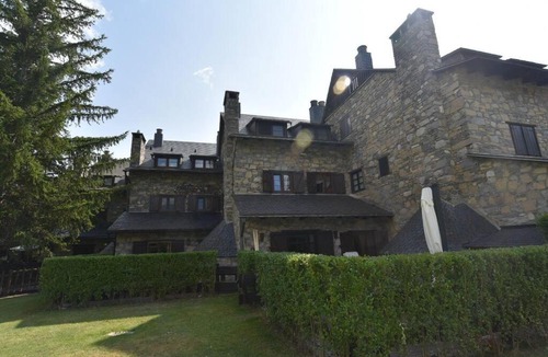 Linsoles Apartment | Acogedor apartamento de montaña con jardín y piscina - VU-HUESCA-23-182