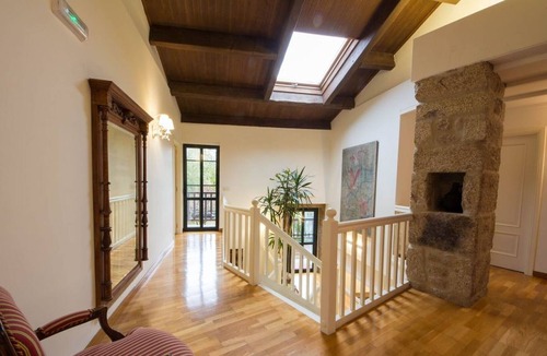 Cerdedo Villa | Affluent Mansion in Cerdedo with Private Swimming Pool