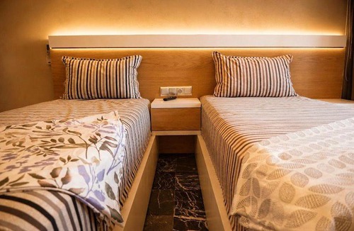 Khenifra Hotel | Aguelmam