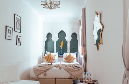 Sidi Bou Amar House | Air-conditioned suite with private bathroom
