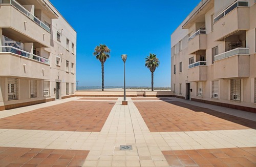 Barriada del Rio San Pedro Apartment | Apartamento "Colibri" with Wi-Fi, Air Conditioning & Patio