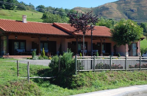Avin Apartment | Apartamentos El Pedrayu