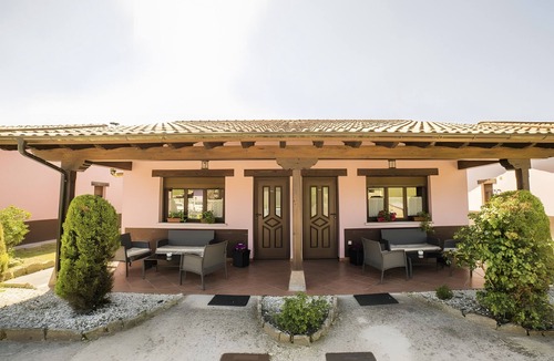 Onis Apartment | Apartment 'Aires De Avín 4' with Mountain View, Private Terrace and Wi-Fi