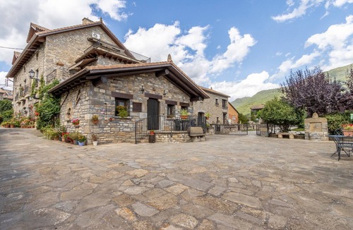 Borrastre House | Apartment 'Cabaña Vegara' with Mountain View, Private Terrace and Wi-Fi