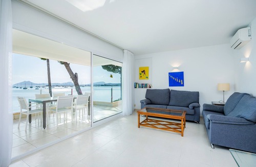 Puerto de Pollensa Apartment | Apartment Catalina 2B tres dormitorios by the Beach with Terrace & Wi-Fi