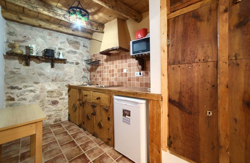 Ejulve Apartment | Apartment-Cottage-Ensuite with Shower-Los Pajarcicos- El Lucero
