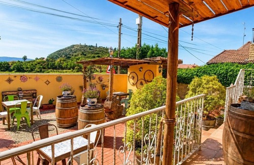 Abalos Apartment | Apartment 'El Guardaviñas Centenales' with Mountain View, Shared Terrace and Wi-Fi