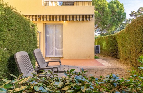 Boulouris-sur-Mer Apartment | Apartment 'Estivales 2' with Private Terrace and Garden