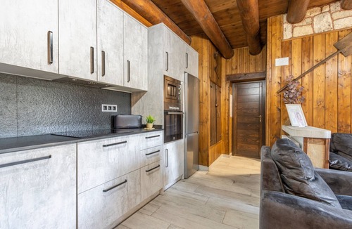 Borrastre House | Apartment 'Galamín' with Mountain View, Private Terrace and Wi-Fi
