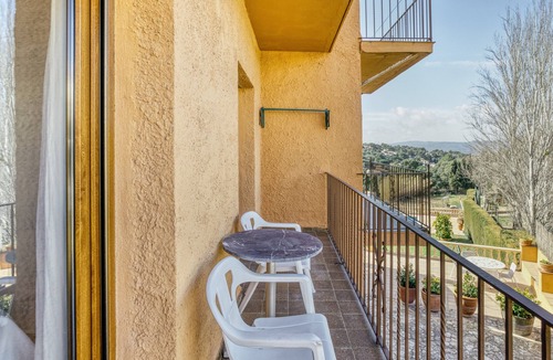 Begur Apartment | Apartment 'Residencial 1º 1ª' with Private Terrace, Balcony and Wi-Fi