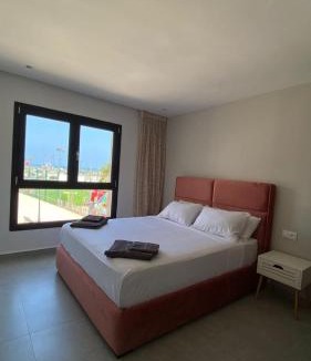Miramar Apartment | App1