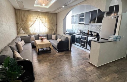 Oulad Azzouz Apartment | Appartement 2 chambres Dar Bouazza Proche AquaParc Tamaris Wifi Fibre Parking