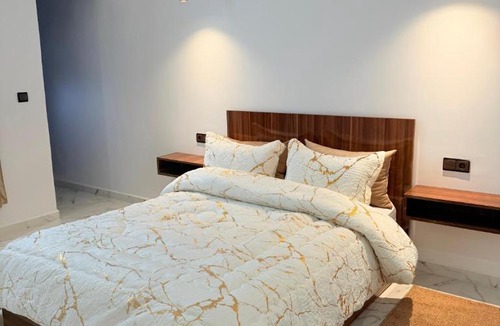 Azrou Apartment | Appartement 2 chambres, Clim, wifi, Netflix, cuisine équipée