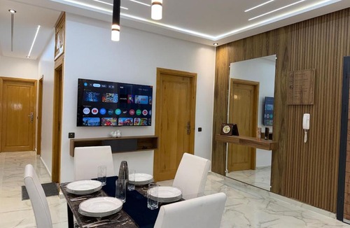 Azrou Apartment | Appartement 3 chambres, Clim, wifi, Netflix, cuisine équipée