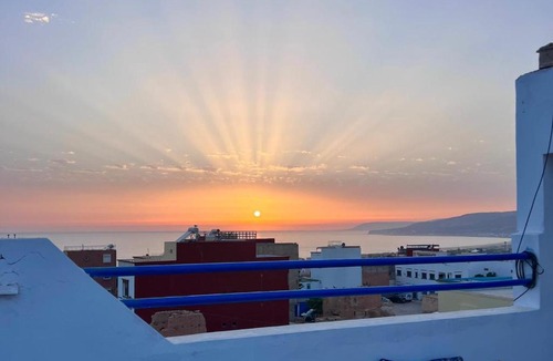 Tamrhakht Hostel | Atlantic J&B Surf House