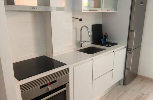 Parc de Mont-roig Apartment | Beachfront Apartment with Pool Access in Miami Playa