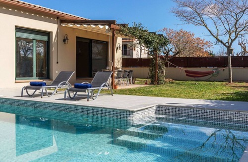 Ullastret House | Beautiful private villa for 8 people with A/C, private pool, WIFI, TV, patio and pets allowed