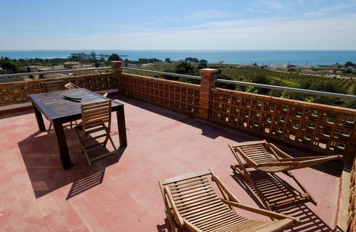 Alcanar House | Beautiful private villa for 18 guests with WIFI, private pool, TV, balcony and pets allowed