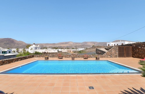 Guatiza House | Beautiful Villa La Petit with Pool, Terrace, Garden and Wi-Fi