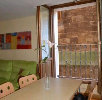 Puente La Reina Apartment | Cálido y acogedor apartamento en el corazón de Puente la Reina