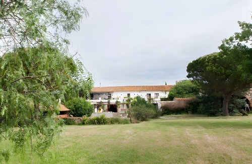 Rabos House | Can Caliro. Accommodation for 6 in a rural farmhouse