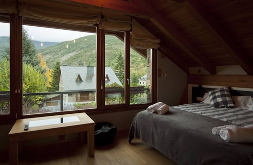 Montardit de Baix Cottage | Can Congost is a typical Catalan Pyrenean house of 240m with 5 bedrooms and 5 bathrooms.