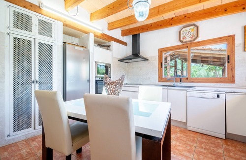 Sencelles Villa | Cas Mostatxet: Spacious Holiday Home with Pool and Mountain Views in Sencelles