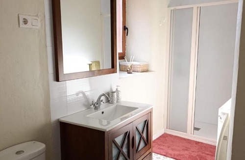 Cuestaedo House | Casa entera en Las Merindades con txoko y patio, a 50 min de Bilbao