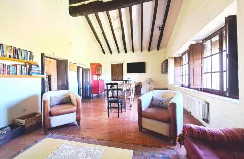 Bellcaire d'Emporda House | Casa Histórica con Piscina en la Costa Brava