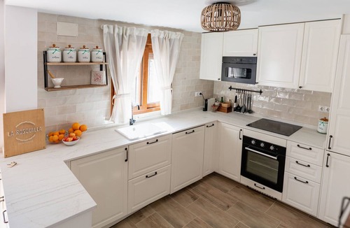 Mandayona House | Casa Rural La Rosquilla (Mandayona), 1 hour from Madrid for 12 adults + 1 child.