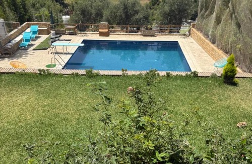 Tetouan Ski Chalet | Châle tetouan