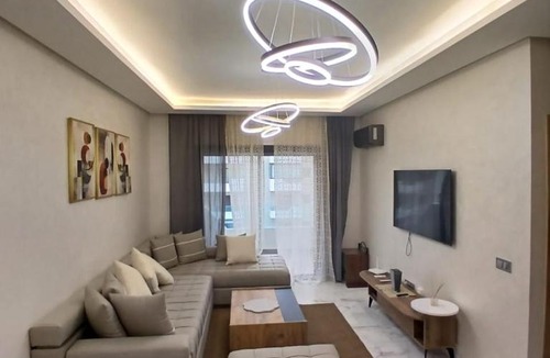 Ain Harrouda Apartment | Chic Appt Vue Piscine & walk to beach - Zénata Eco-City Casa