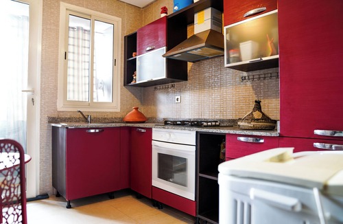 Cite Al Mohammadi Apartment | Chic Designer Apartment with Pool Access