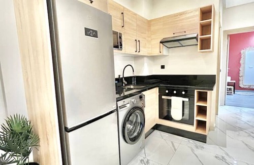 Ain Harrouda Apartment | Chic, secure apartment, swimming pool and close to the sea