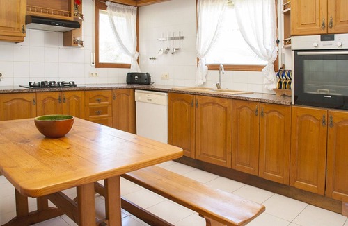 Cunit Villa | Club Villamar - Beautiful spanish villa with fenced pool, a perfect election for families with ch.