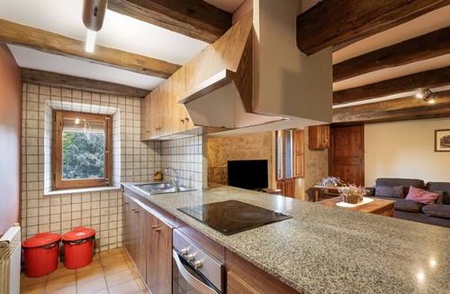 Sagas House | Country House 'Cal Masover De Vilardaga' with Mountain View, Wi-Fi and Air Conditioning