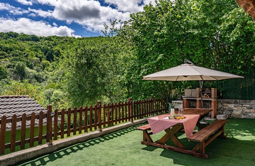 Santianes de Ola House | Country House 'La Campanona' with Mountain View, Private Terrace and Wi-Fi