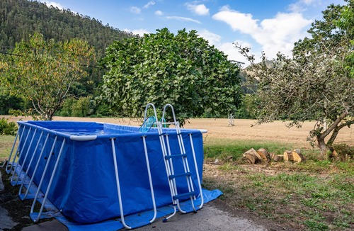 Navelgas House | Country House 'Madreselva' with Mountain Views, Private Pool and Wi-Fi