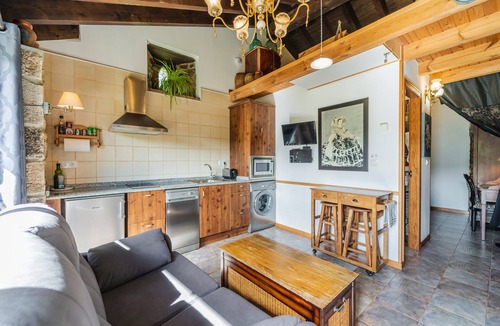 La Rad House | Country House 'Villamoronta' with Mountain View, Private Terrace and Wi-Fi