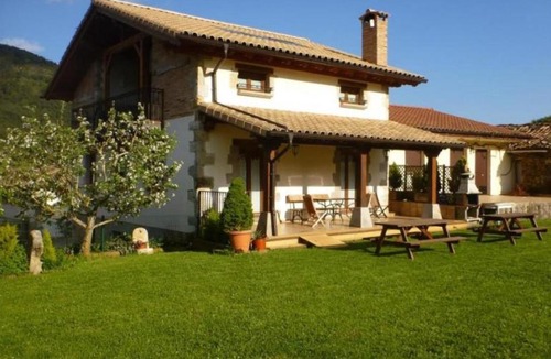 Urricelqui House | Country houses in Zunzarren, Spain