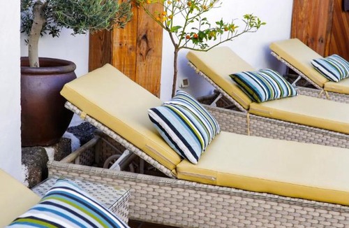 Arrecife Hotel | El Charco Suites
