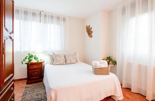 Tonanes Hotel | El cielito lindo