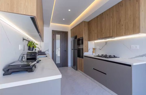 Bni Makada Apartment | Elegant 3BR Apartment - Gym, Terrace & Nice View