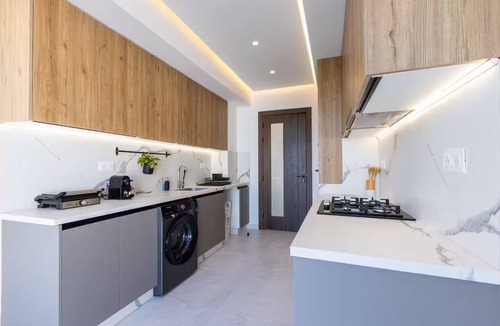 Bni Makada Apartment | Elegant 3BR Apartment - Gym, Terrace & Nice View